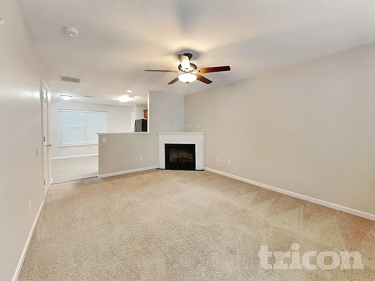 205 Lossie Ln — Photo 2