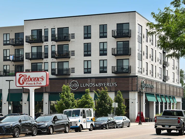 4667 Cedar Ave S #4669 — Photo 37