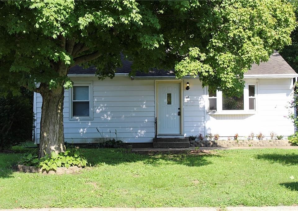 1st image of 40 S Maple St