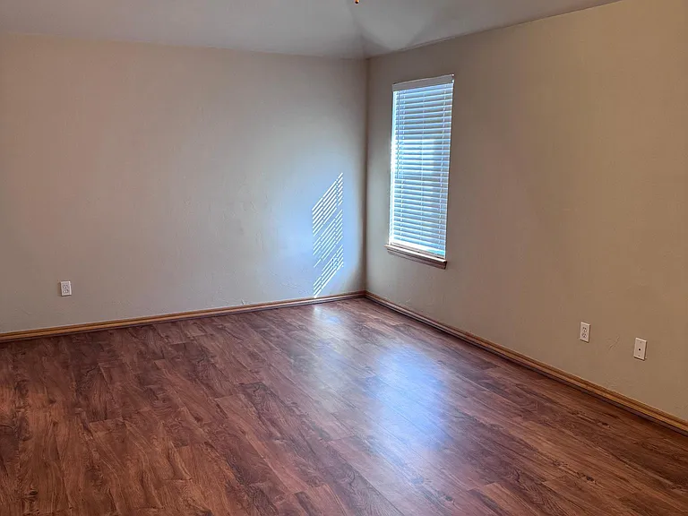 1712 Riviera Ln — Photo 6