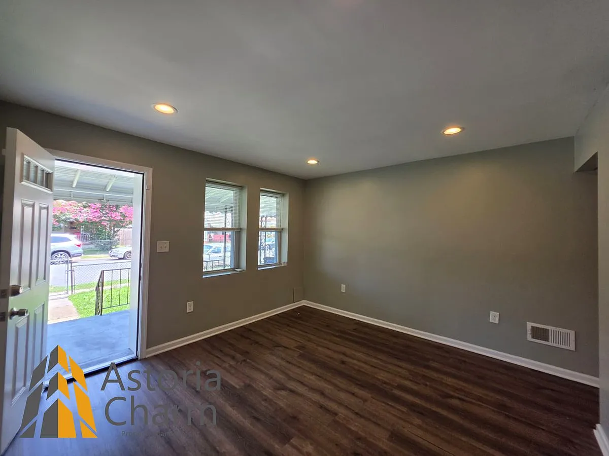 203 Chestnut St — Photo 2
