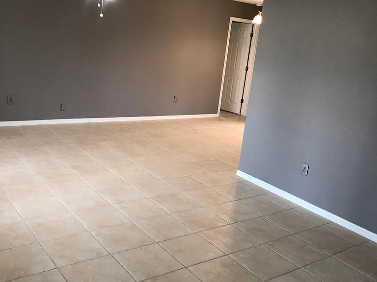 17298 Meadow Lake Cir — Photo 3