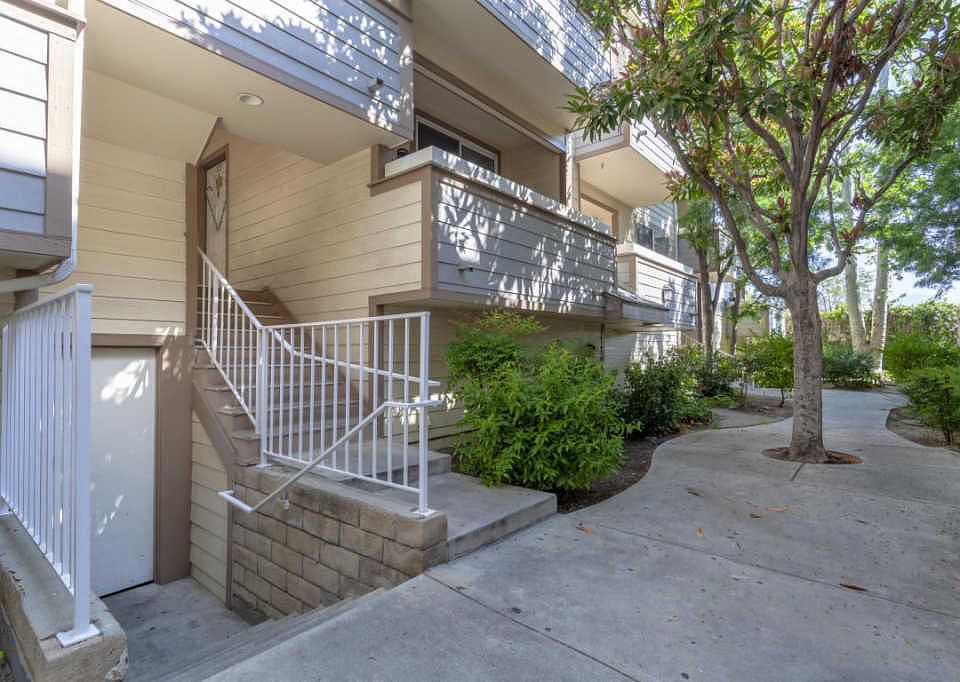 1st image of 11150 Glenoaks Blvd Unit 101
