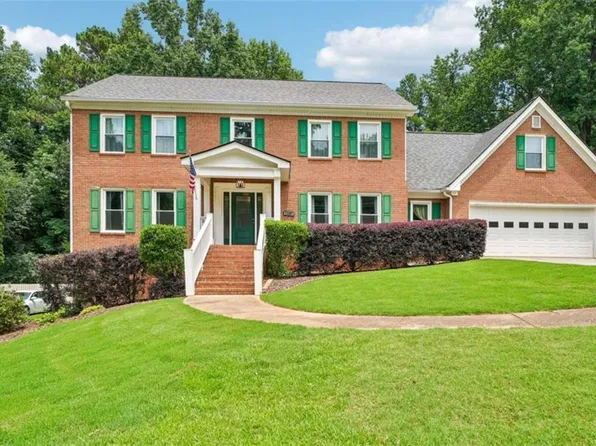 1184 Staples Dr, Lilburn, GA 30047