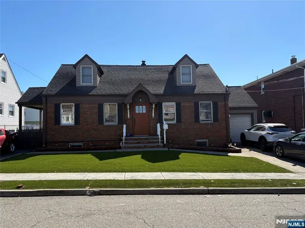 739 Garden St, Carlstadt, NJ 07072