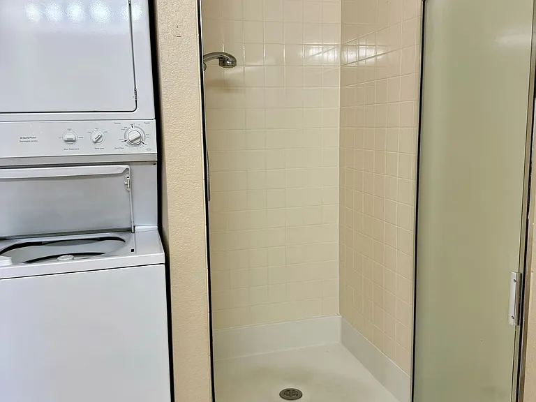 4245 Boardwalk Dr #E7 — Photo 10