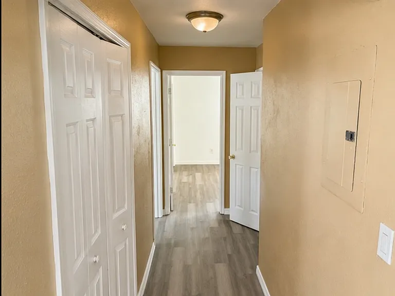540 Colfax Dr — Photo 2
