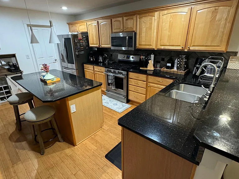 268 Dayton Ave SE — Photo 5