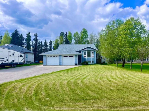 166 S Hallam Dr, Hinton, AB T7V 2C3