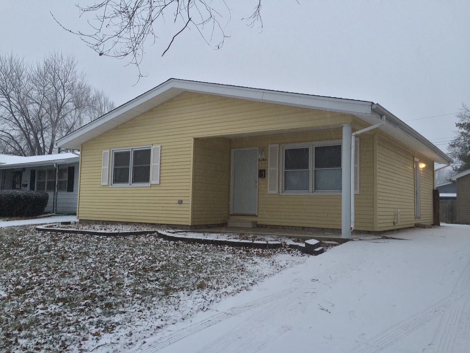 2260 E Black Ave photo 1