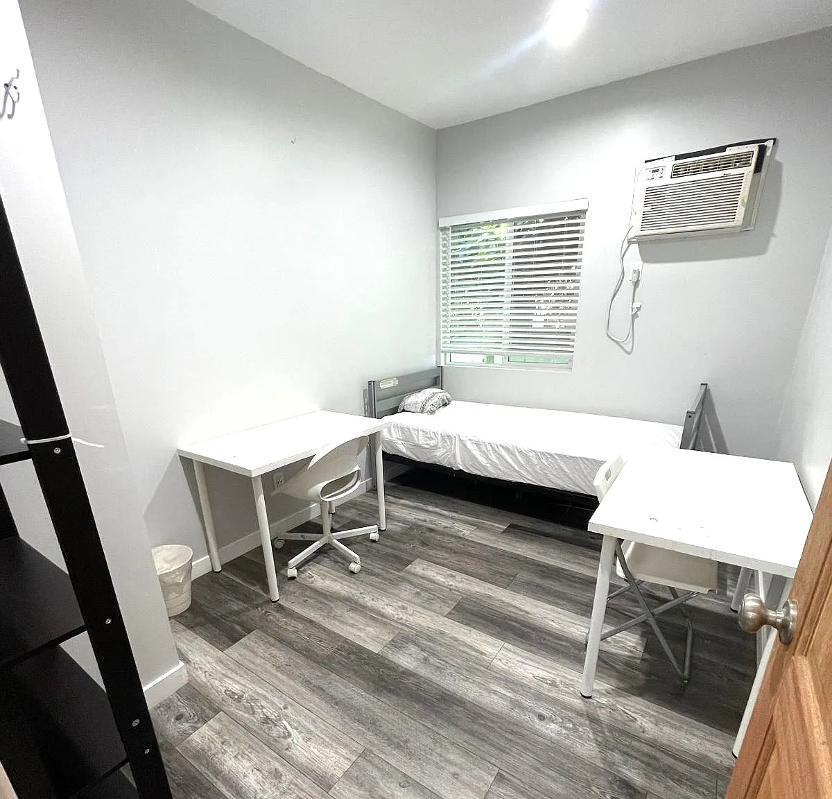7 bed, 2200 sqft, $780 — Photo 2