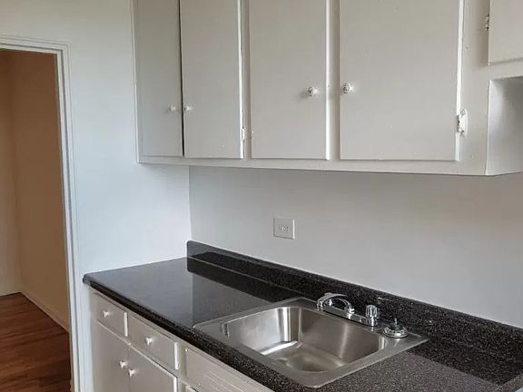4th image of 10-40 Neilson St #6C