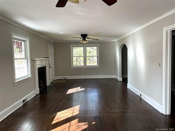 3rd image of 514 N Elm St