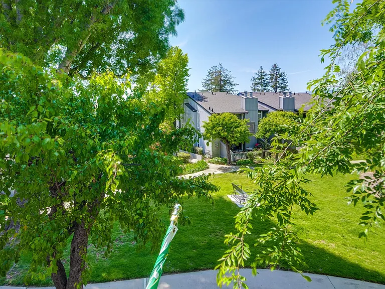 2258 Almaden Rd #B — Photo 36