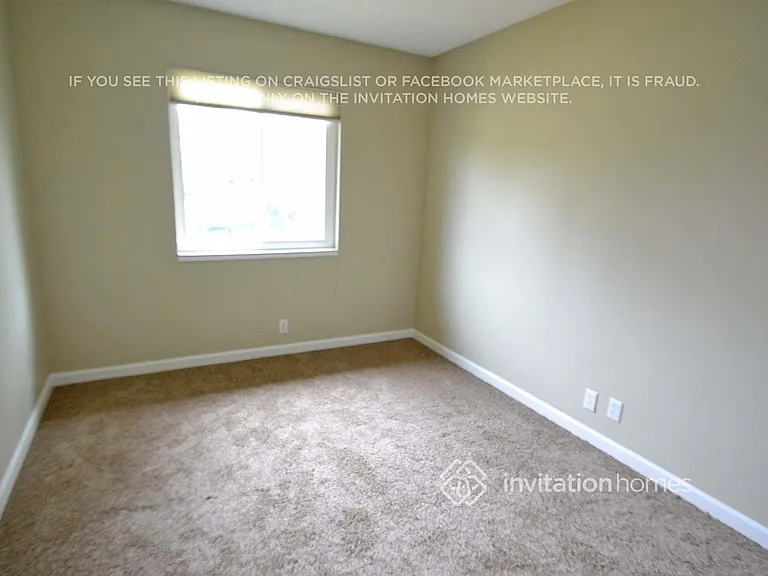 2432 El Rocco Way — Photo 5