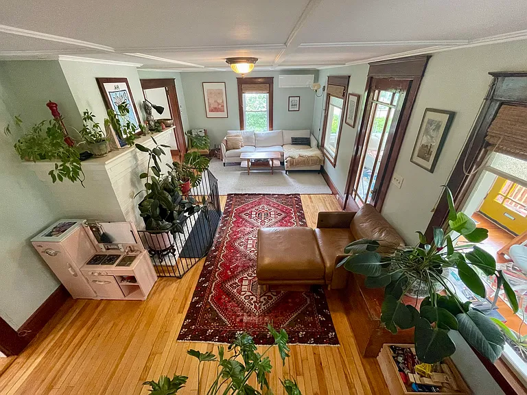 135 Anthoine St — Photo 10