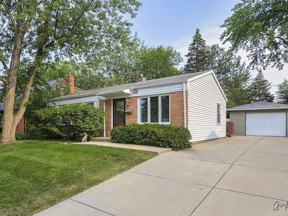 1st image of 453 Bernard Dr