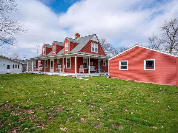 102 N Madison St, Hebron, IN 46341