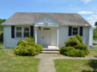 27 Little Philadelphia Rd, Washington, NJ 07882