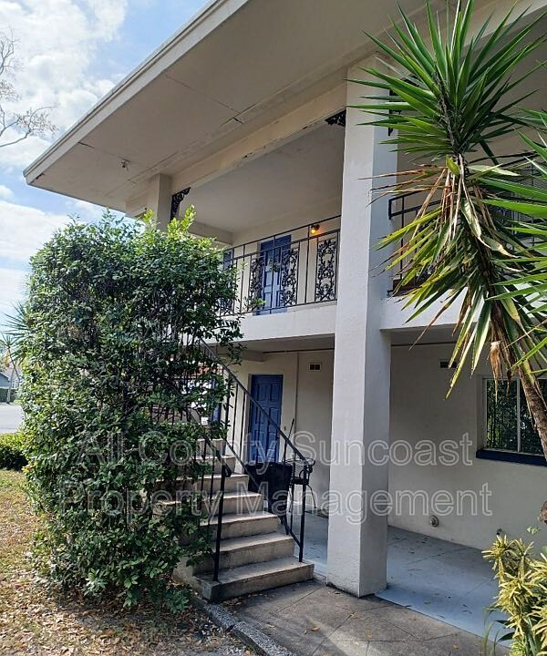 2nd image of 935 34th Ave N APT 6