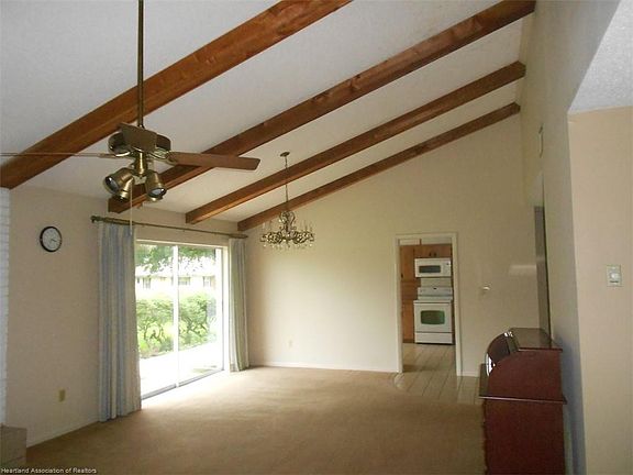 5th image of 114 Kings Ct NW