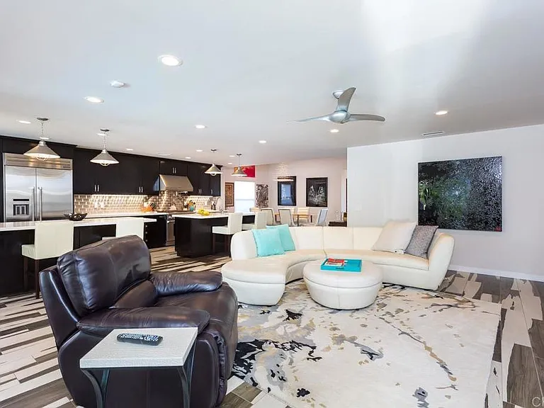 812 Crest Dr — Photo 19