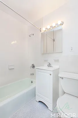 Rented by Mirador Real Estate | media 10