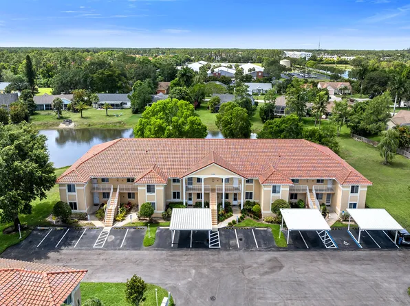 208 Furse Lakes Cir APT D6, Naples, FL 34104