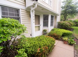 3094 Daniels Ct, Arlington Heights, IL 60004