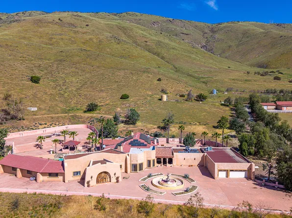 35931 Via Famero Dr, Acton, CA 93510