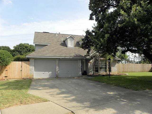 1st image of 704 Parkland Ct