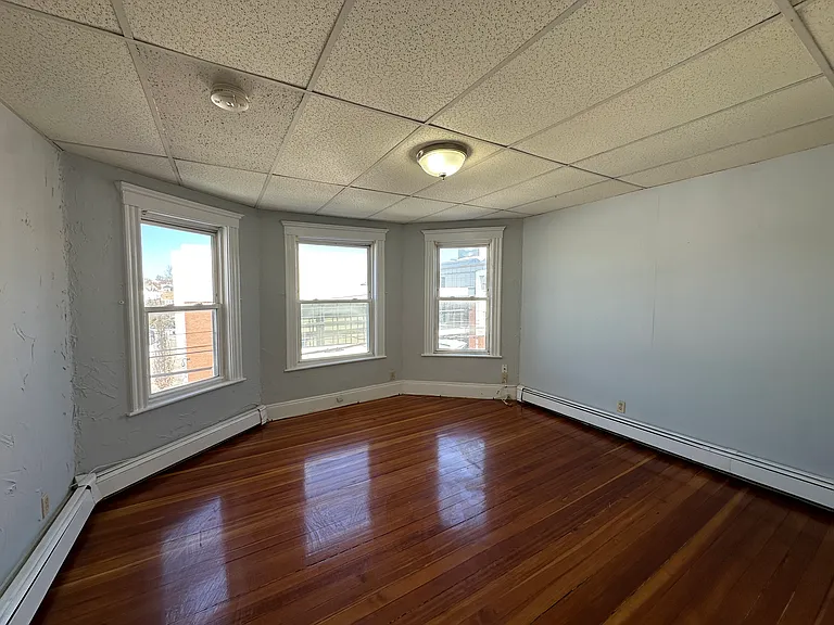 80 Park Ave #5 — Photo 1
