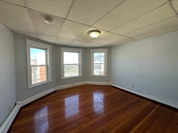 80 Park Ave APT 5, Revere, MA 02151