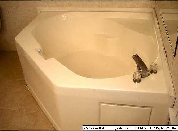 3rd image of 18903 Aydell Ln