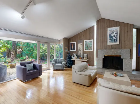 792 W 54th Ave, Vancouver, BC V6P 1M5