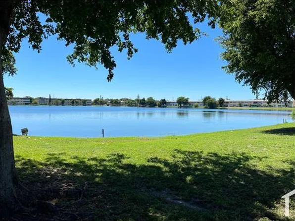 300 NE 191st St APT 206, Miami, FL 33179