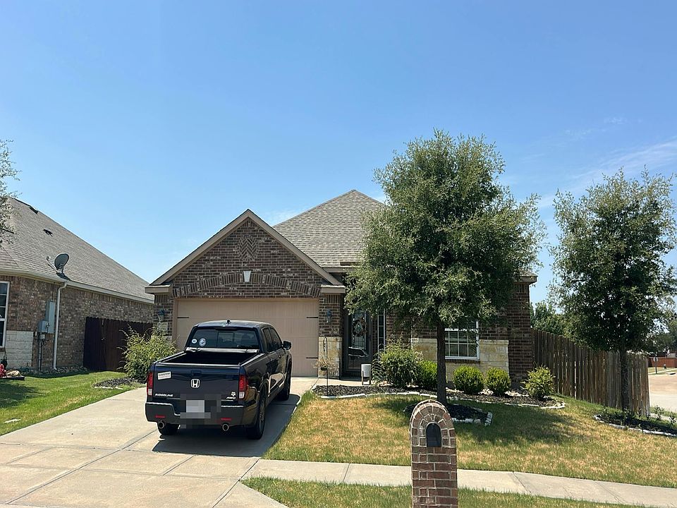 1st image of 405 Lipizzan Ln