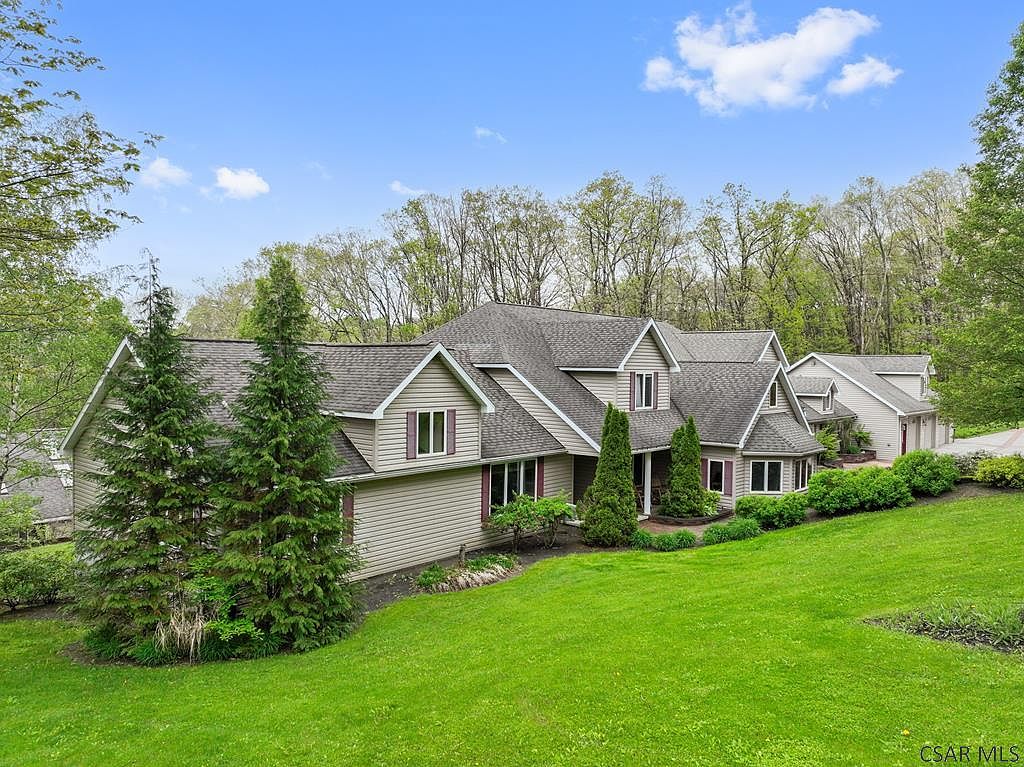 house on the hill セット 373 Hillside Ln, Somerset, PA 15501 | MLS #96036587 | Zillow