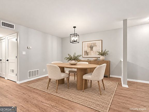 3rd image of 3019 Canyon Point Cir