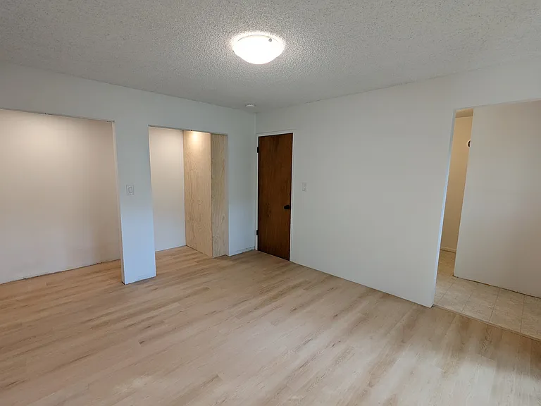 2428 Yew Street Rd — Photo 8