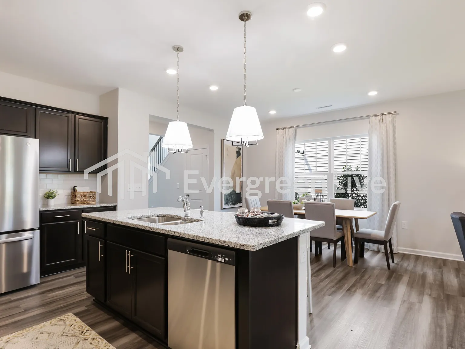 4 bed, 3.0 bath, 2134 sqft, $2,295 — Photo 2