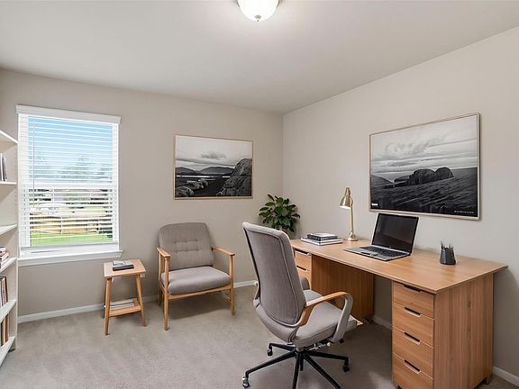 5th image of 112 Camelot Place Ct