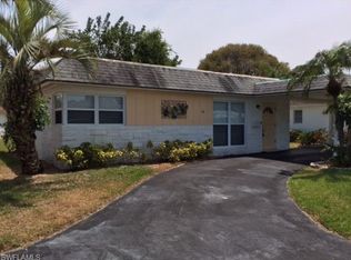 10 Hackney Ln, Naples, FL 34112