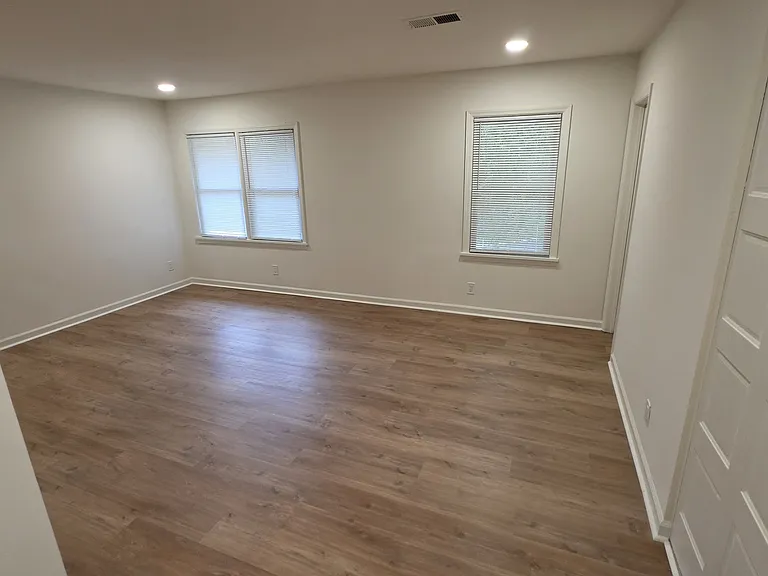 3100 Meadow Mere W — Photo 27