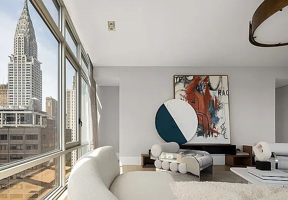 3rd image of 219 E 44th St Floor 32