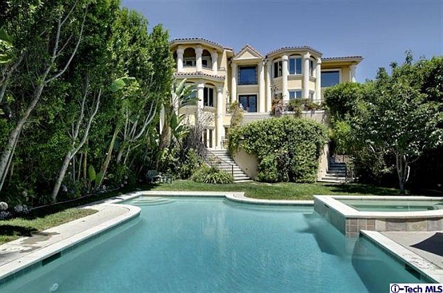 1st image of 2993 N Beverly Glen Cir