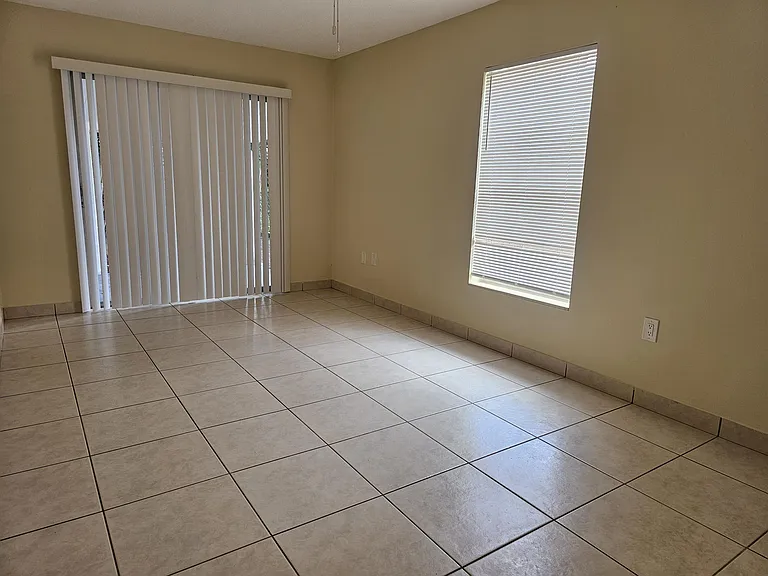 5836 S 37th Ct — Photo 13