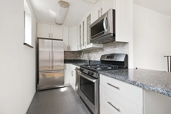 Rented by Compass | media 7