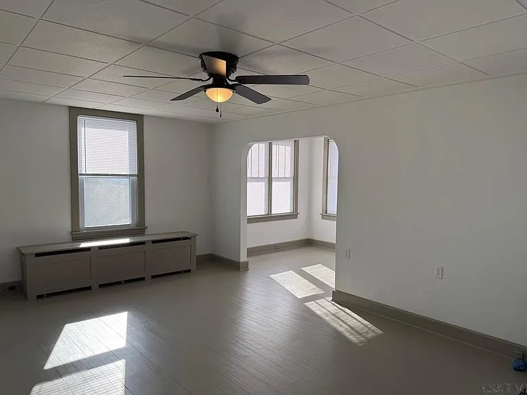 1727R Scalp Ave — Photo 5