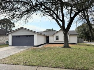 5033 Valley View Dr, La Porte, TX 77571